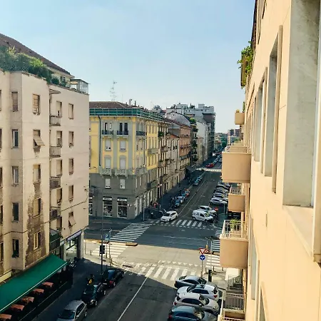 Daire Luxury Flat By Station / Unique View Milano