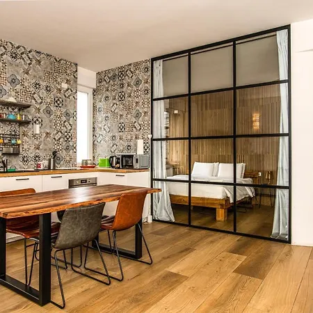 Luxury Flat By Station / Unique View