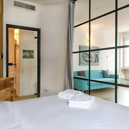 Apartament Luxury Flat By Station / Unique View *