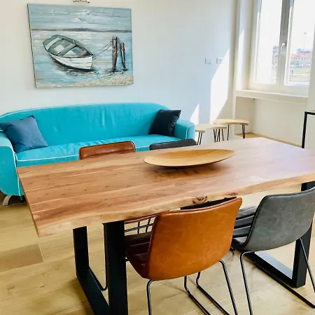 Luxury Flat By Station / Unique View Apartamento *
