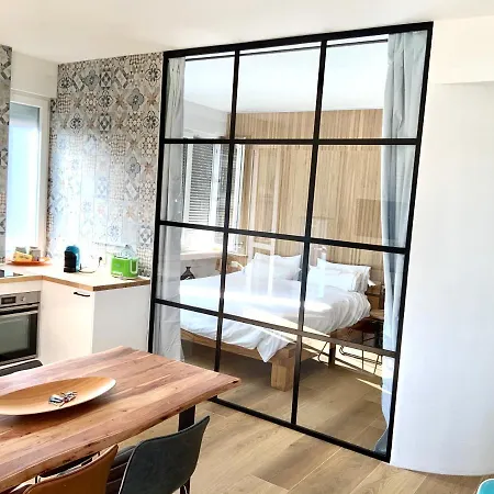 Luxury Flat By Station / Unique View Appartement