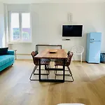 Luxury Flat By Station / Unique View *